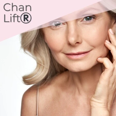 Chan Lift est un soin anti-âge complet qui raffermit et atténue les rides tout en apportant un effet repulpant immédiat pour un teint plus frais et lumineux.